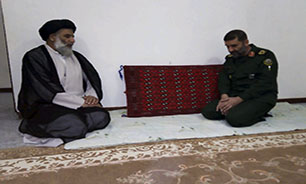 امام جمعه اهواز روز پاسدار را به مدیر کل حفظ آثار دفاع مقدس خوزستان تبریک گفت