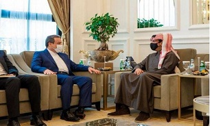 تحولات خلیج فارس؛ محور گفتگوهای عراقچی با وزرای خارجه و دفاع قطر