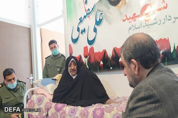 دبیر مجمع تشخیص مصلحت نظام با مادر بزرگوار شهید«علی شفیعی» دیدار و گفتگو کرد