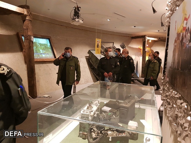بازید مدیران بنیاد حفظ آثار و نشر ارزش‌های دفاع مقدس از سراسر نمای شهید سلیمانی