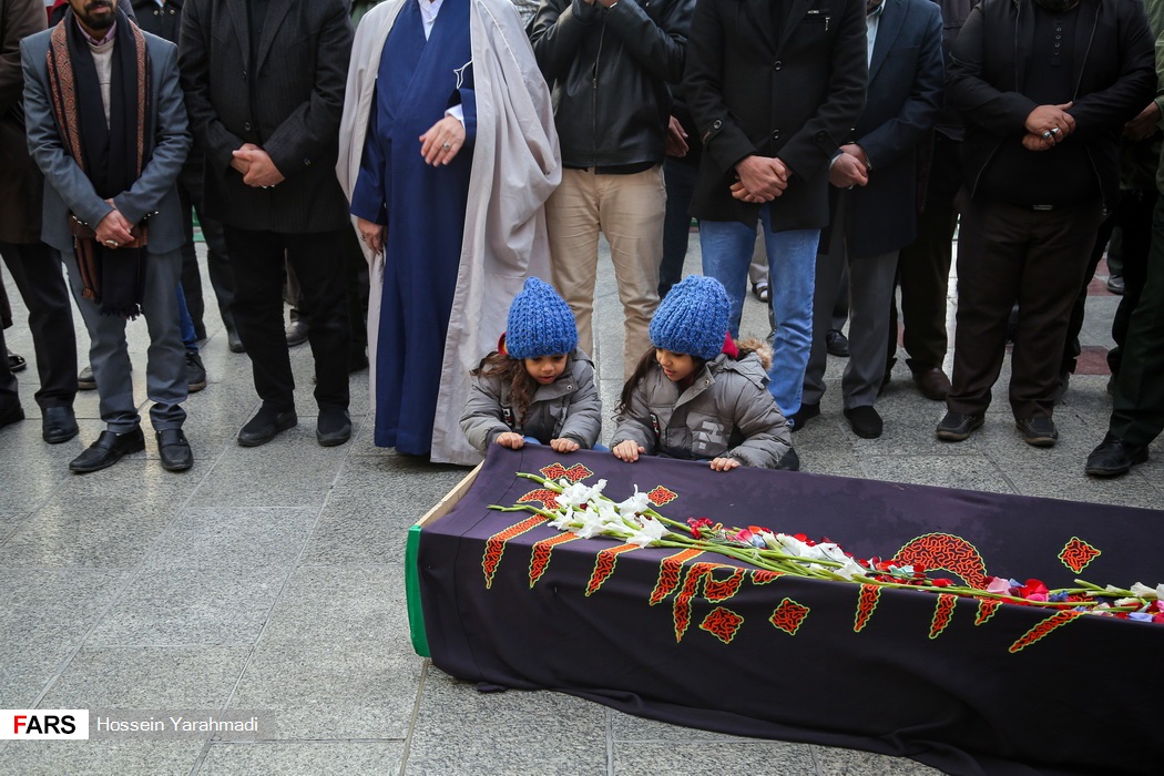 مادر شهیدان «کارکوب‌زاده» تشییع شد + تصاویر