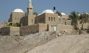 اعتراض فلسطینیان به هتک حرمت مسجدی در قدس اشغالی