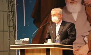 انقلاب اسلامی ما را از مردمی متفرق به امت واحد تبدیل کرد