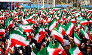 انقلاب اسلامی ایران تجلی نور در ظلمت است