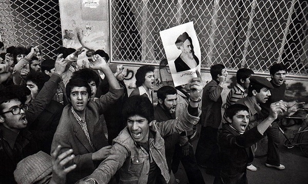 ماجرای نام گذاری میدان آزادی و انقلاب در روز‌های منتهی به ۲۲ بهمن