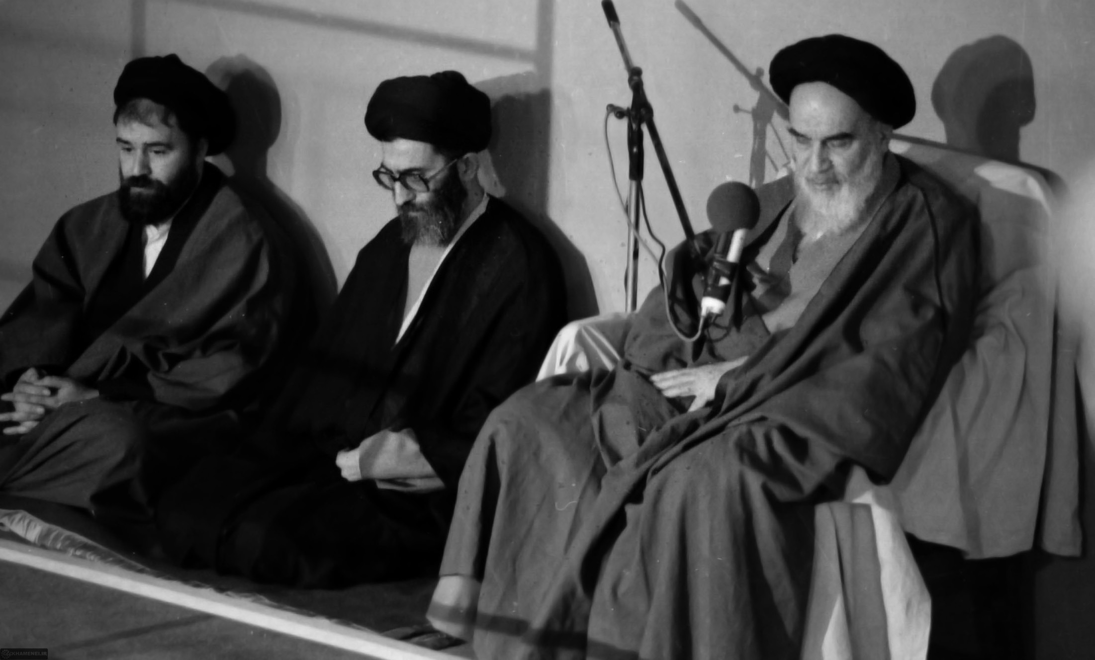 ضرورت حفظ و صیانت از انقلاب اسلامی از دیدگاه امام خمینی (ره) و امام خامنه‌ای