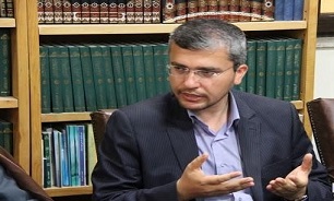 لزوم بیان دستاورد‌های انقلاب و انتقال آن به نسل جوان