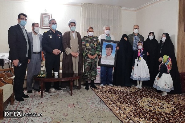 ارشد نظامی آجا در شمال‎شرق با خانواده شهید رضوانی نوغانی دیدار کرد