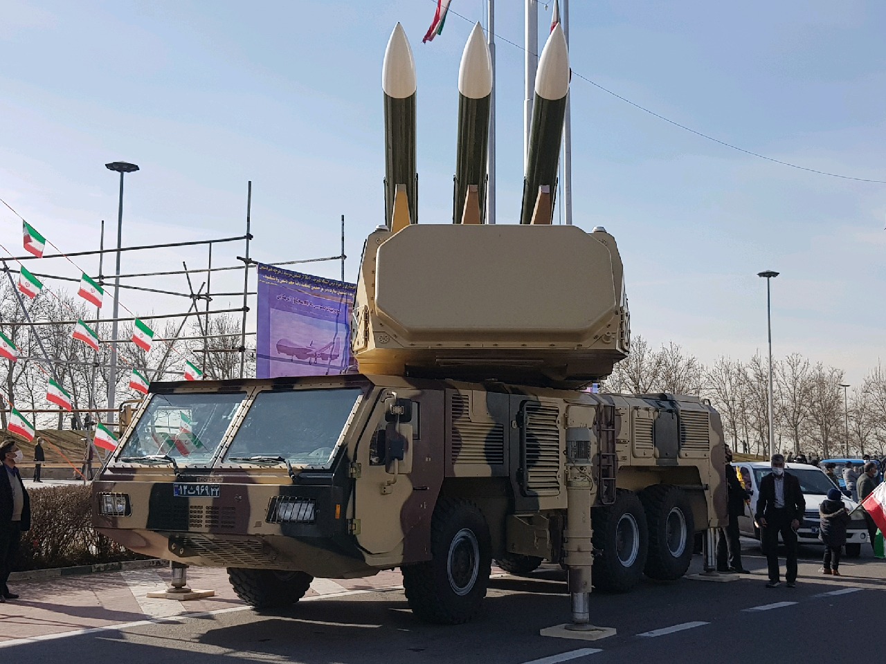 مراسم راهپیمایی ۲۲ بهمن آغاز شد/ نمایش موشک‌های بالستیک سپاه در مسیر راهپیمایی