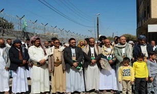 تجمع یمنی‌ها در صنعا علیه راهزنی دریایی ائتلاف سعودی