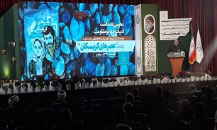 هرگاه اسلام را طلوع کرد همه مشرکان در مقابل آن صف آرایی کردند