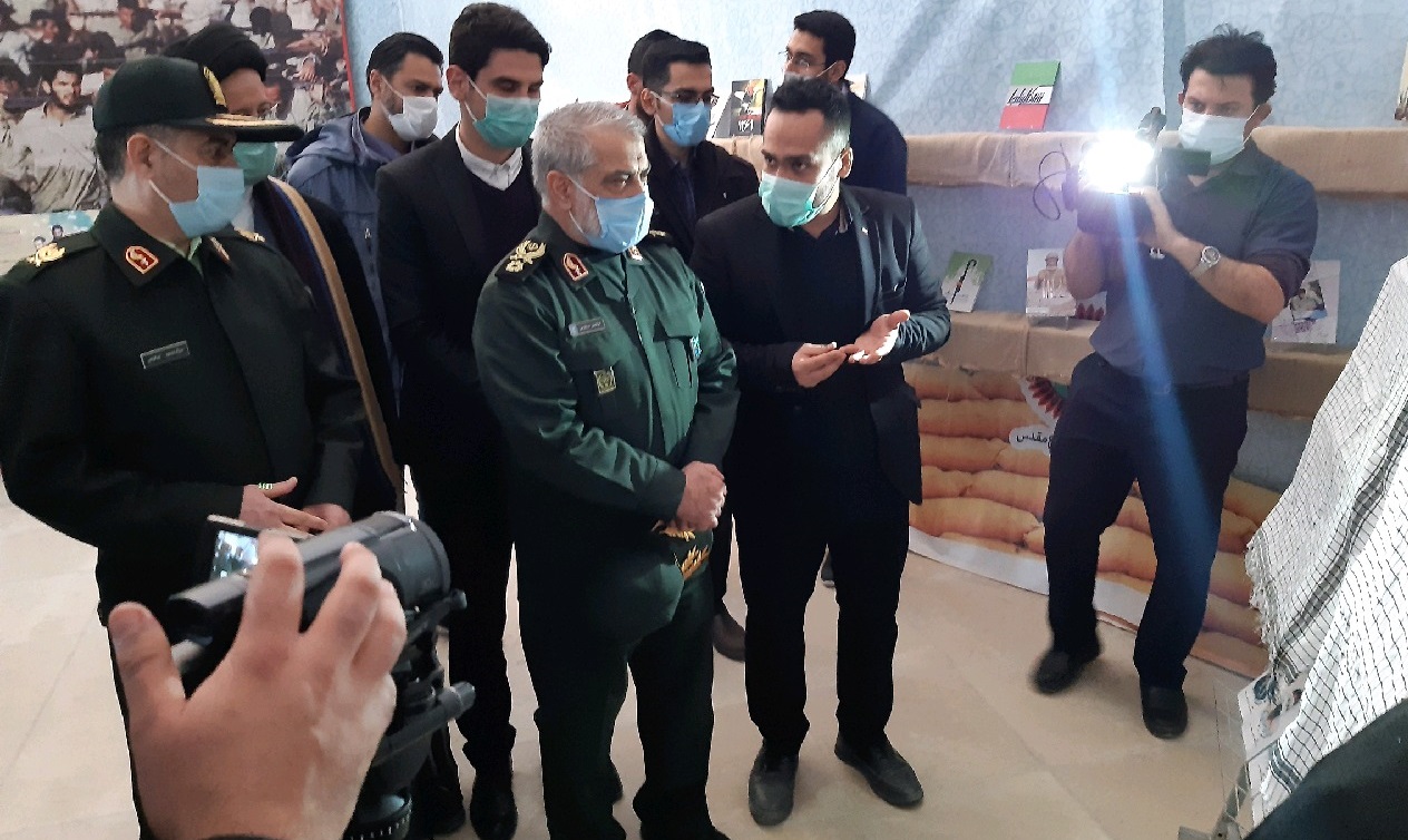 بازدید سردار شکارچی از مرکز فرهنگی و موزه دفاع مقدس استان قم بازدید کرد