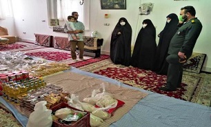 استفاده از افعالی مثل «نمودن» در خبر، اشتباه است/ نحوه درج پاراگراف سوم اشتباه است/ دفاع‌پرس باید هایپر شود/ فاصله استاندارد بین متن و عکس باید رعایت شود/  تهیه و توزیع ۳۱۳ بسته معیتشی به همت زوج جوان بسیجی در قم