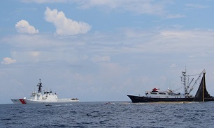 حمله ناو آمریکایی به کشتی ونزوئلایی؛ جراحت 2 ونزوئلایی و توقیف کشتی