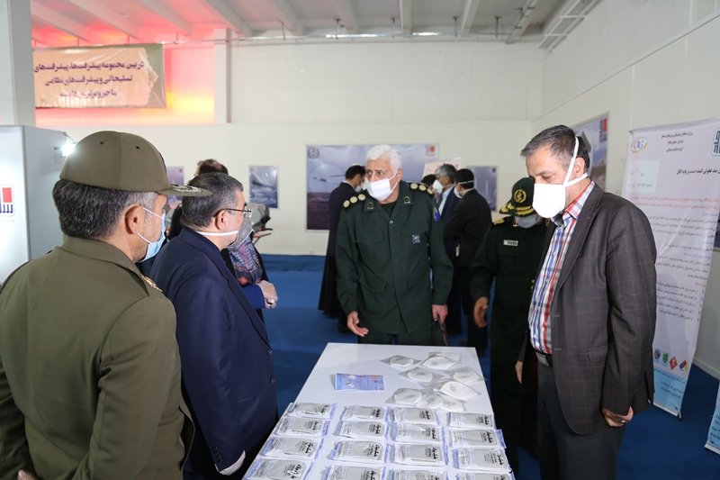 بازدید نمایندگان مجلس از نمایشگاه دستاوردهای وزارت دفاع در حوزه مقابله با کرونا