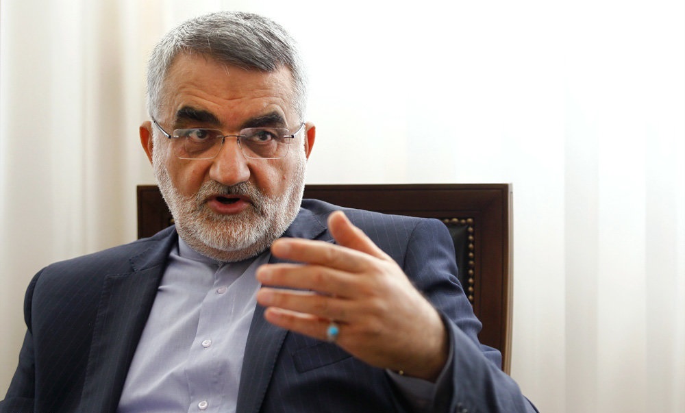 ایران در کنار مبارزه با کرونا از مسائل سیاسی و منطقه‌ای غافل نیست