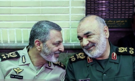 فرمانده کل ارتش سالروز تأسیس سپاه پاسداران انقلاب اسلامی را تبریک گفت