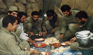 رمضان، درسی معنوی است که جامعه رزمنده آنرا در سنگرها و خاکریزها به خوبی پاس کردند