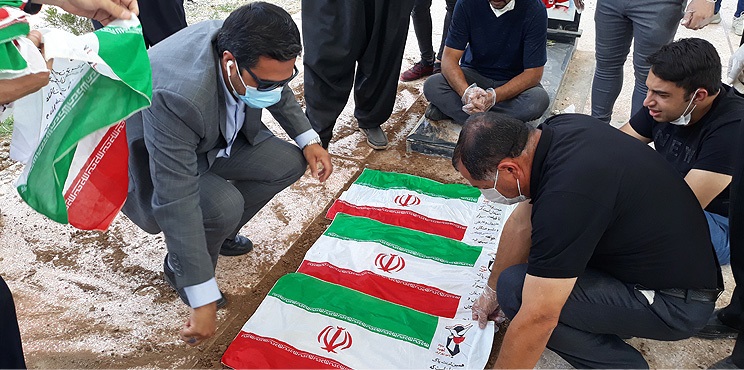 پیکر مطهر شهید مدافع سلامت دکتر فرهاد سرحدی در گلزار شهدای تهران آرام گرفت