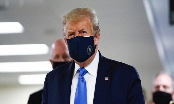 ترامپ با ماسک کنار آمد