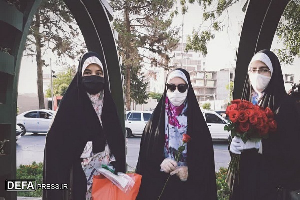 اهدای گل به بانوان کرمانی به مناسبت هفته عفاف و حجاب////در حال ویرایش