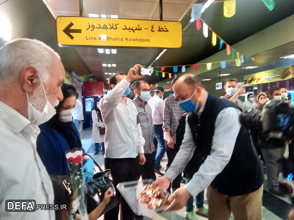 جشن میلاد حضرت معصومه (س) در ایستگاه متروی «تئاتر شهر» برگزار شد + تصاویر