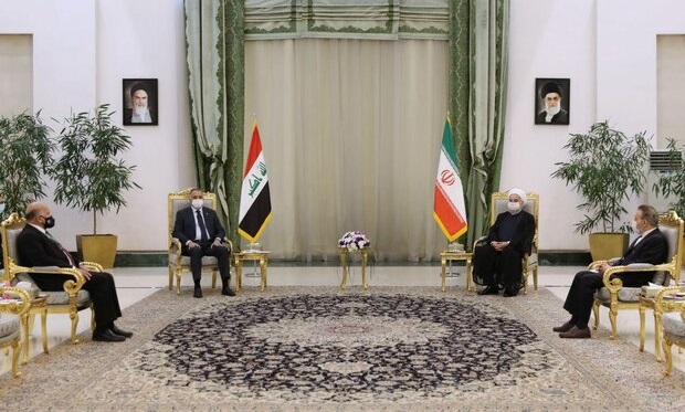نشست خصوصی روحانی و نخست وزیر عراق برگزار شد