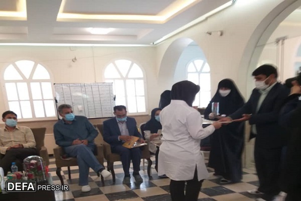از کادر درمانی یکی از نقاهتگاهای شهر کرمان تجلیل شد////در حال ویرایش