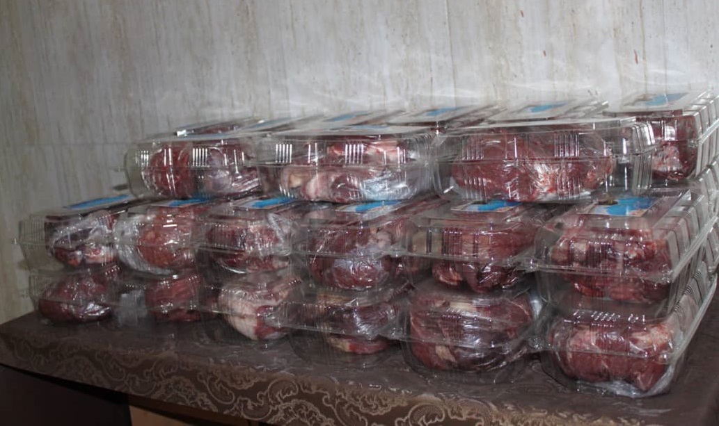 توزیع ۳۱۳ بسته گوشت گرم میان خانواده‌های ابرومند به مناسبت عید سعید قربان