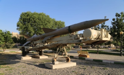 به نمایش گذاشتن یک موشک غیرفعال در پارک‌موزه دفاع مقدس آذربایجان‌غربی 
