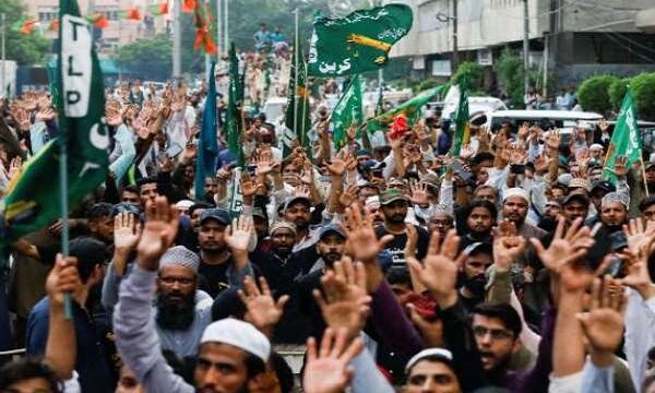 مردم پاکستان خواستار تحریم کالاهای فرانسوی شدند