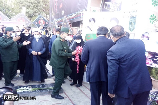 زنگ مهر، در جوار مزار سپهبد شهید سلیمانی نواخته شد