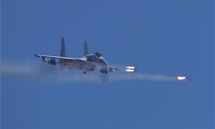 قدرت نمایی چین به آمریکا با پرواز جنگنده‌های «جی-15» از ناو «لیائونینگ»