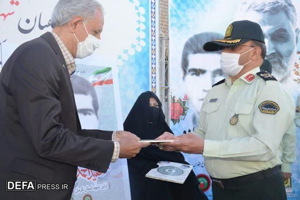 از تمثال اولین شهید دفاع مقدس نیروی انتظامی استان در کرمان رونمایی شد