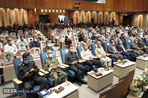 دفاع مقدس ملت ایران برای نظام سلطه و استکبار جهانی عبرت آموز بود