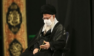 مراسم شام غریبان با حضور رهبر معظم انقلاب اسلامی در حال برگزاری است