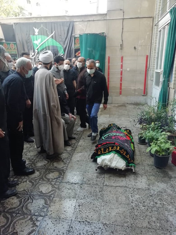پیکر مادر شهید «حمید حیدری» در گلزار شهدای تهران به خاک سپرده شد