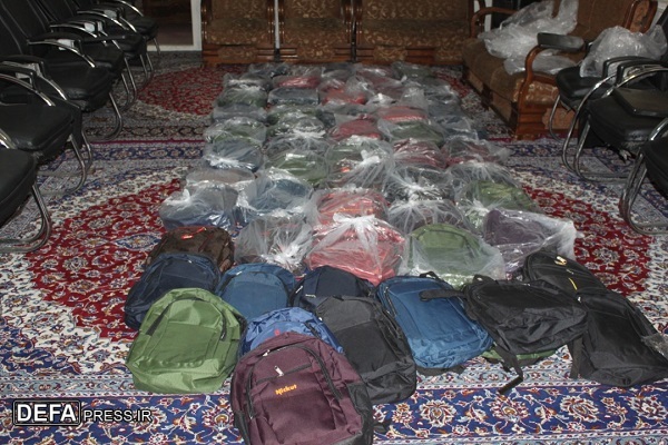 توزیع ۱۱۰ بسته تحصیلی در مناطق محروم توسط مرکز «شهدای مدافع حرم»