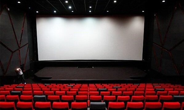 چالش سینمای امروز «نام فارسی فیلم‌ها» است یا «فیلمفارسی»؟