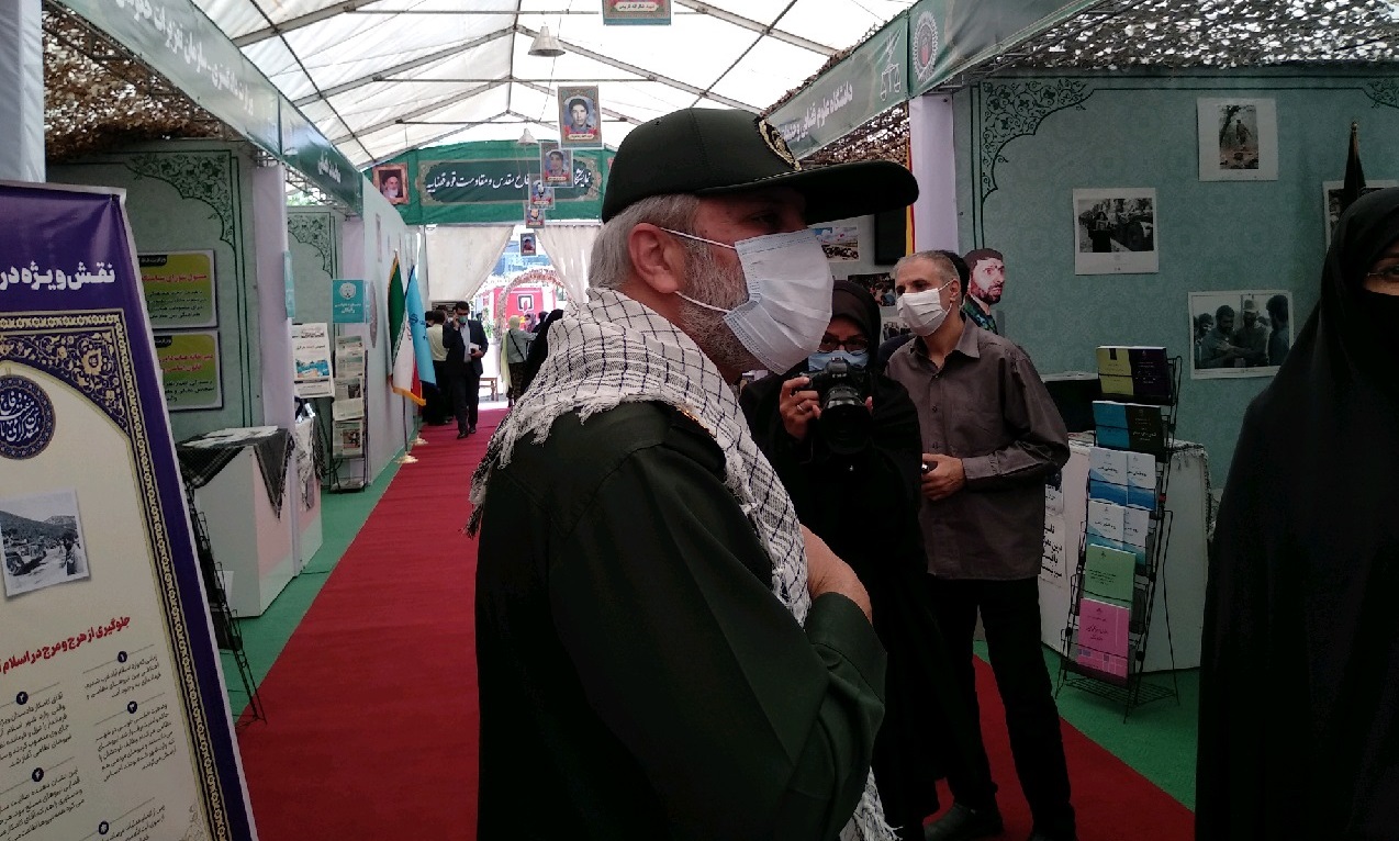 بازدید سردار یزدی از نمایشگاه ملی دستاوردهای دفاع مقدس