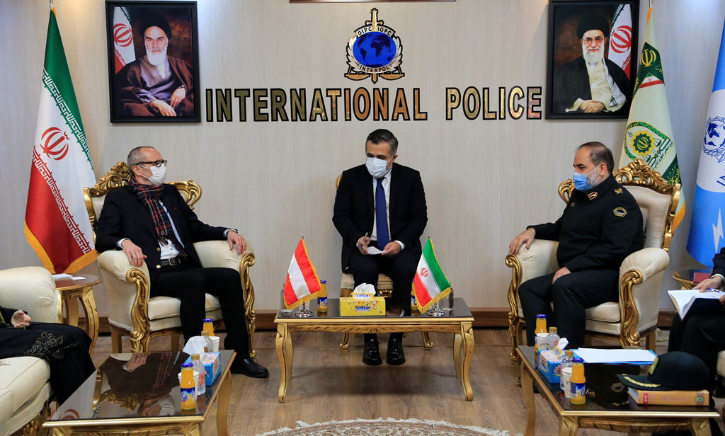 دیدار رئیس پلیس بین الملل ناجا با سفیر اتریش/ لزوم توسعه روابط دیپلماسی ایران و اتریش برای سرعت بخشی به ماموریت‌ها