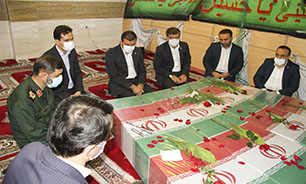 دل دادن دلدادگان فرهنگ ایثار و شهادت به فضای معنوی شهدای گمنام در خوزستان