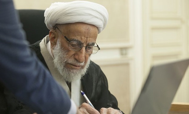 منافع شخصی و جناحی آیت‌الله یزدی را از مسیر انقلاب دور نکرد