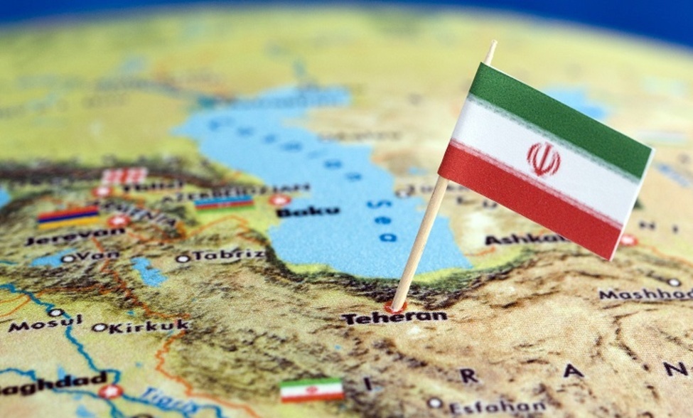 سفیر پیشین ایران در فرانسه: غرب پاسخ دهد چرا منطقه را انبار مهمات کرده است