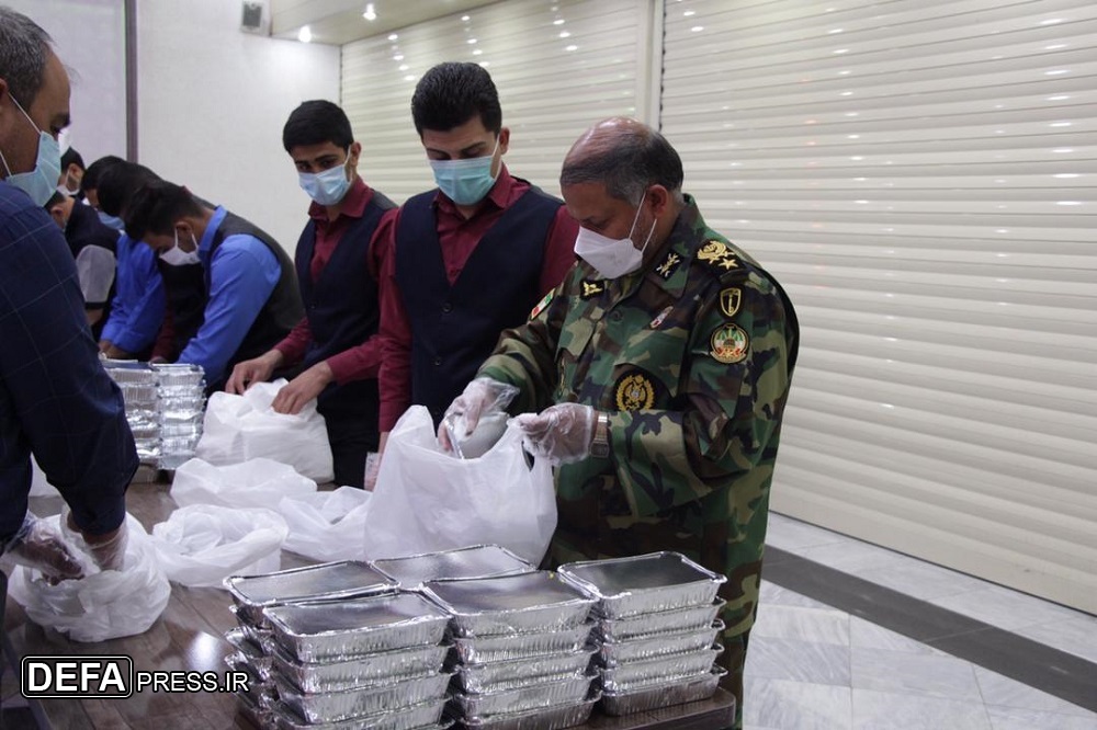 اطعام 450 کودک بدسرپرست در قرارگاه ارتش در منطقه شمال‎شرق + تصاویر