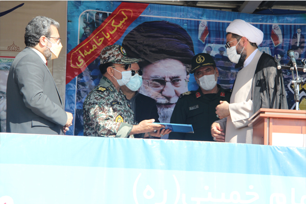 آیین گرامیداشت روز ارتش جمهوری اسلامی ایران در همدان برگزار شد