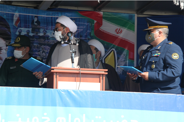آیین گرامیداشت روز ارتش جمهوری اسلامی ایران در همدان برگزار شد