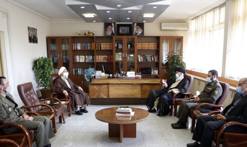 دیدار رئیس سازمان عقیدتی سیاسی وزارت دفاع با حجت الاسلام محمدحسنی