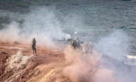 تمرین دفاع مستحکم یگان‌های نیروی زمینی سپاه از سواحل و جزایر