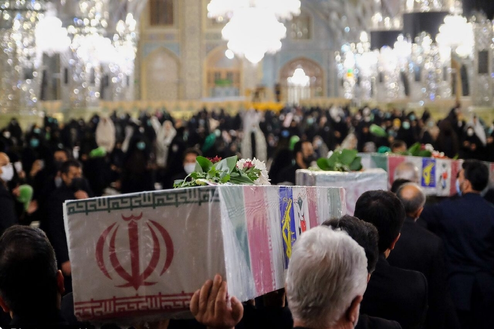 مراسم وداع با پیکر ۹ شهید دفاع مقدس و مدافع حرم در مشهد برگزار شد